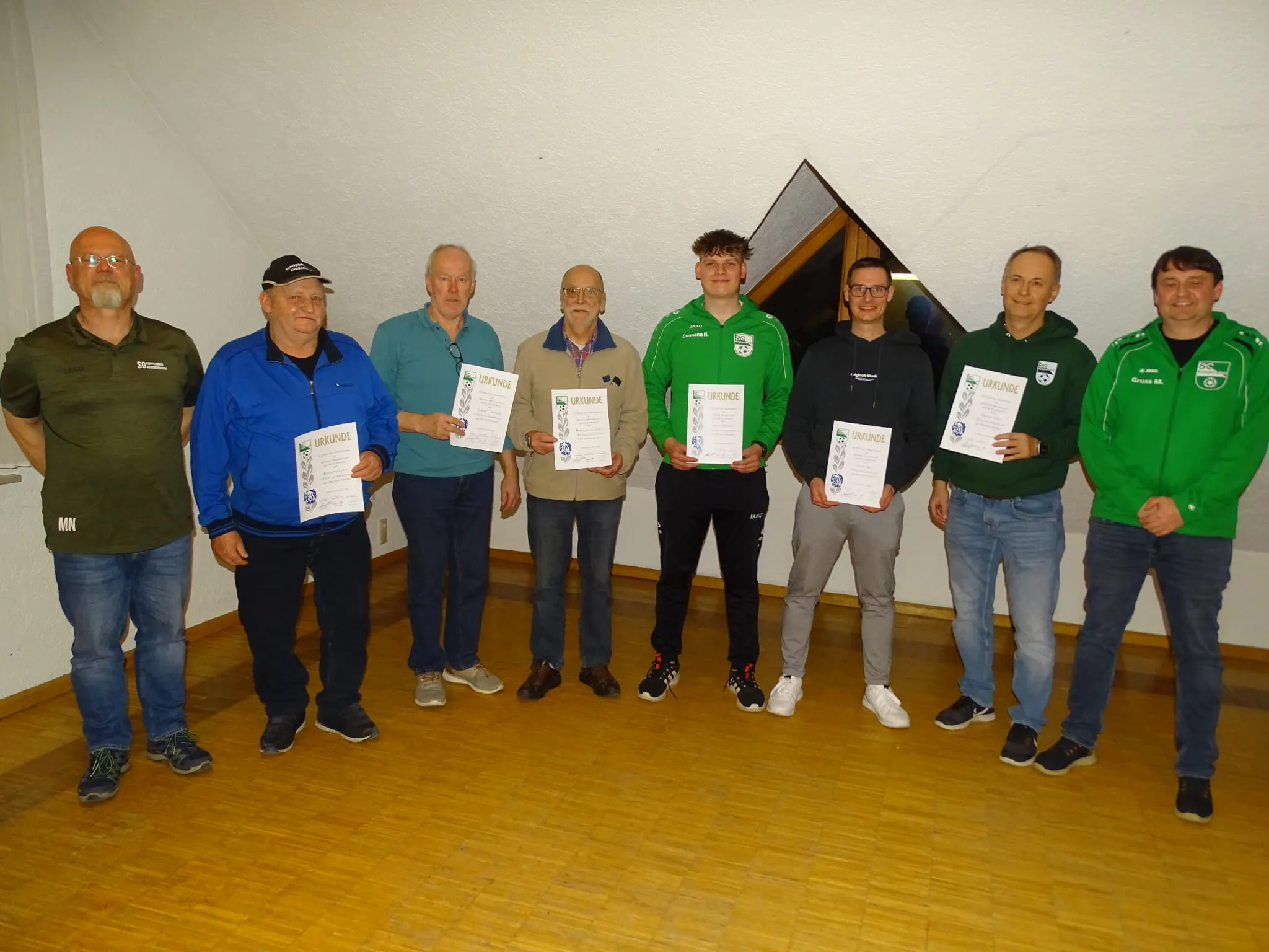 In seiner Jahreshauptversammlung wurden langjährige Mitglieder des Sport Club Koppenwin geehrt